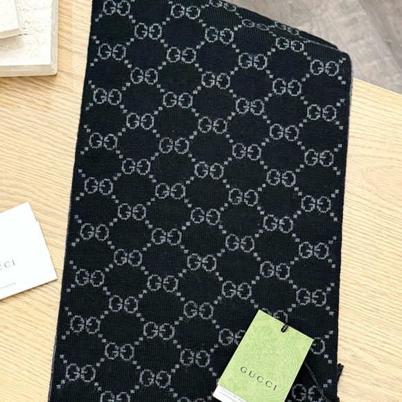 GUCCI 2024 Unisex Wool Tricot GG Monogram Web Solange Scarf in Black/Grey - Picture 5 of 9